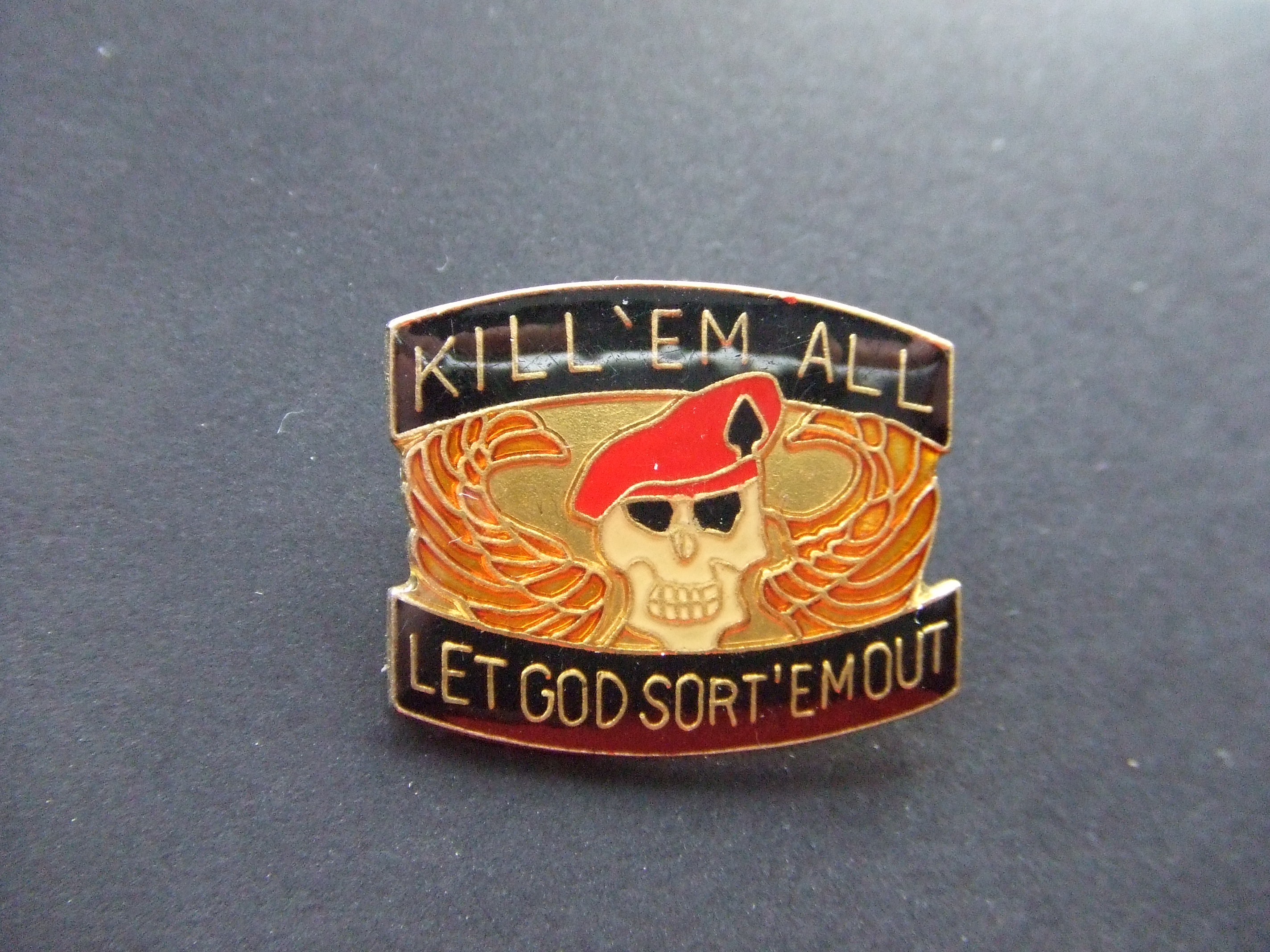Motorclub spreuk Kill'em All Let God sort ' Emout